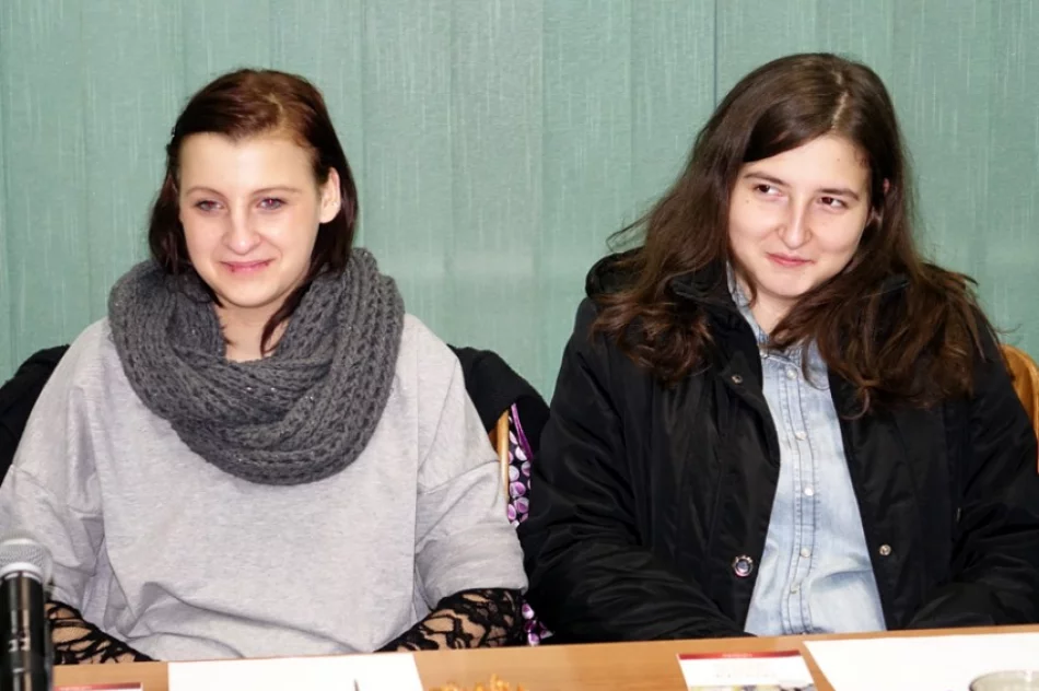 Uczniowie zgłębiali wiedzę o samorządzie - zdjęcie 3