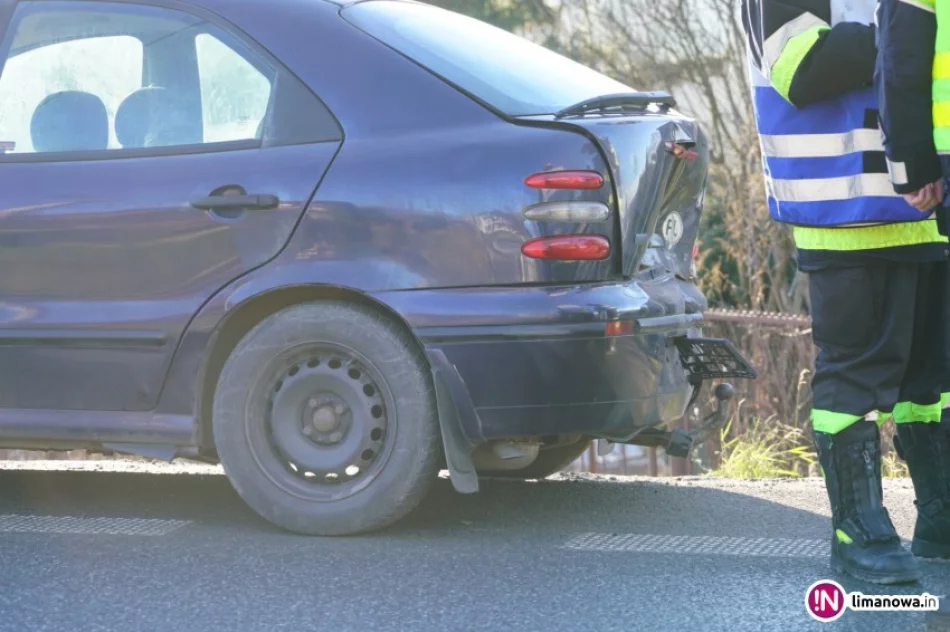 Zderzenie na krajówce. Kierowca audi najechał na tył poprzedzającego go pojazdu - zdjęcie 2