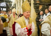 Arcybiskup apeluje o pozostanie w domach - zdjęcie główne