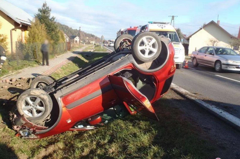 Dachowanie samochodu osobowego w Kadczy - zdjęcie 2