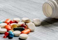 EMA rozpoczęła: lek na artretyzm może pomóc w walce z Covid-19 - zdjęcie główne