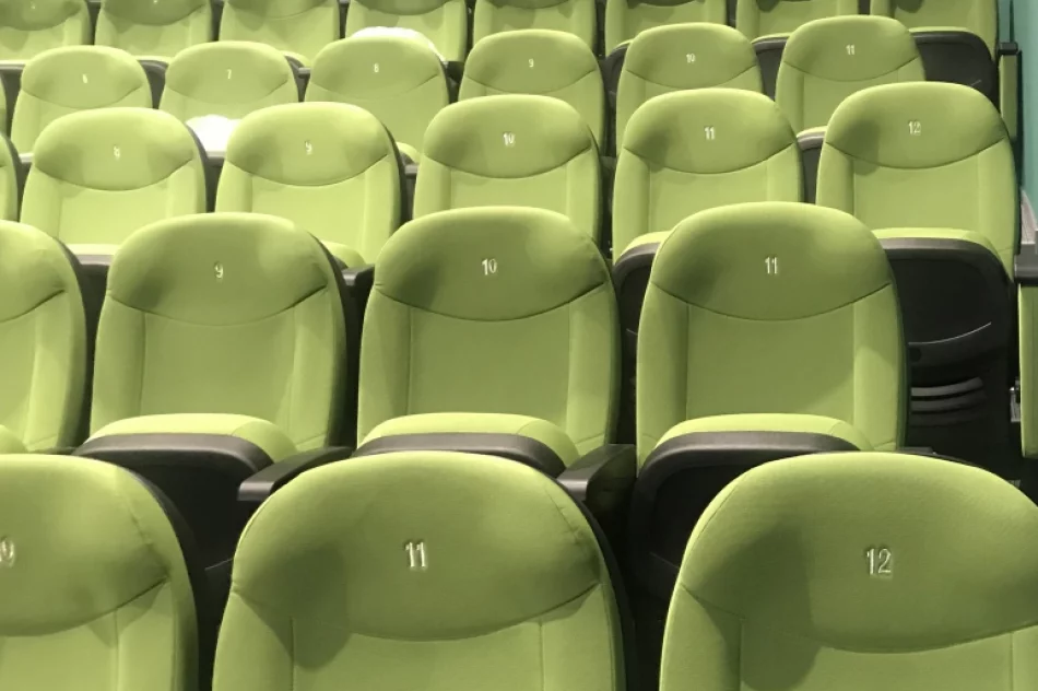 Informacja z realizacji prac przy wyposażaniu kina Klaps w Limanowej - zdjęcie 2