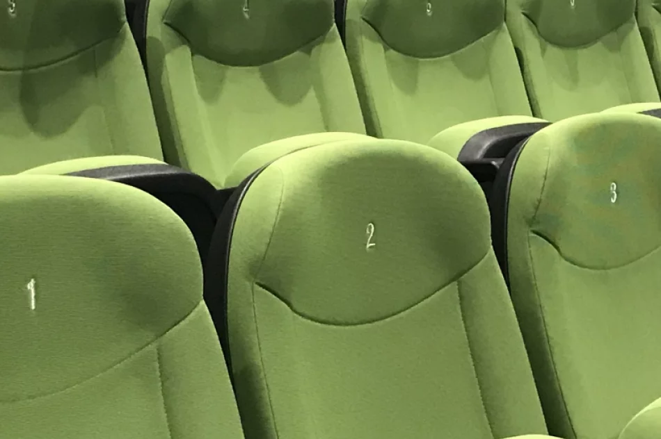 Informacja z realizacji prac przy wyposażaniu kina Klaps w Limanowej - zdjęcie 4