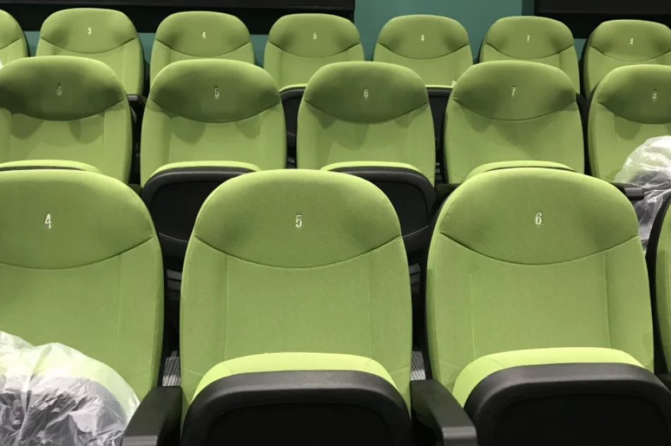 Informacja z realizacji prac przy wyposażaniu kina Klaps w Limanowej - zdjęcie 6