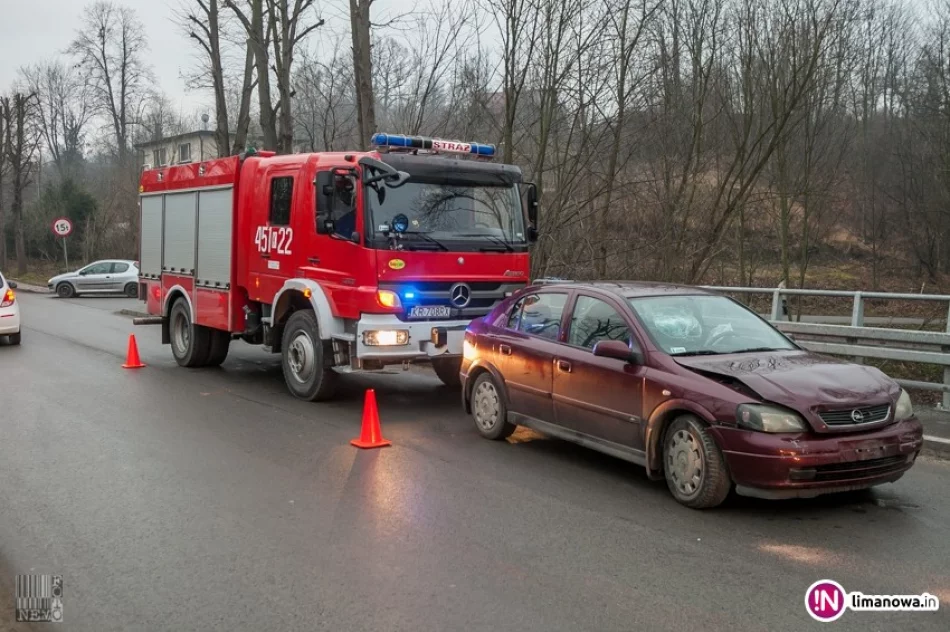 Samochód uderzył w bariery mostu - zdjęcie 4