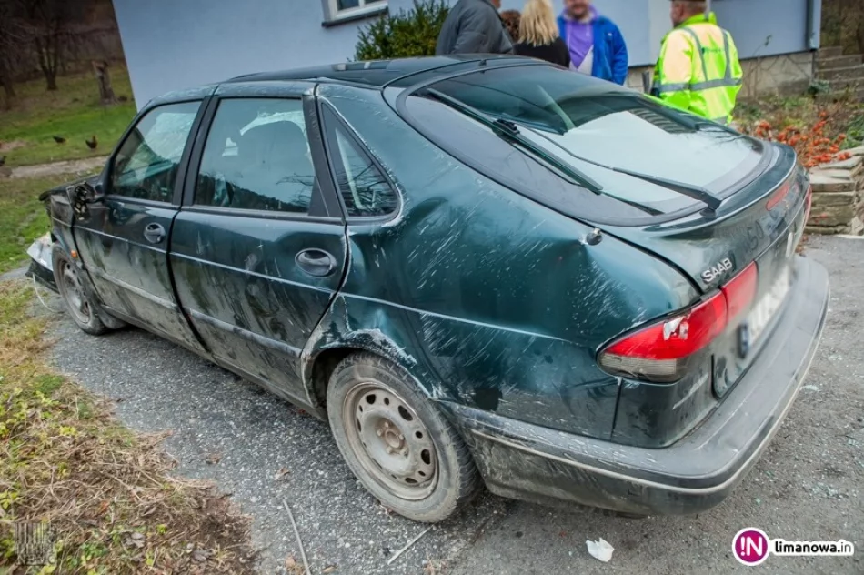 Dachowanie na łuku drogi (wideo) - zdjęcie 4