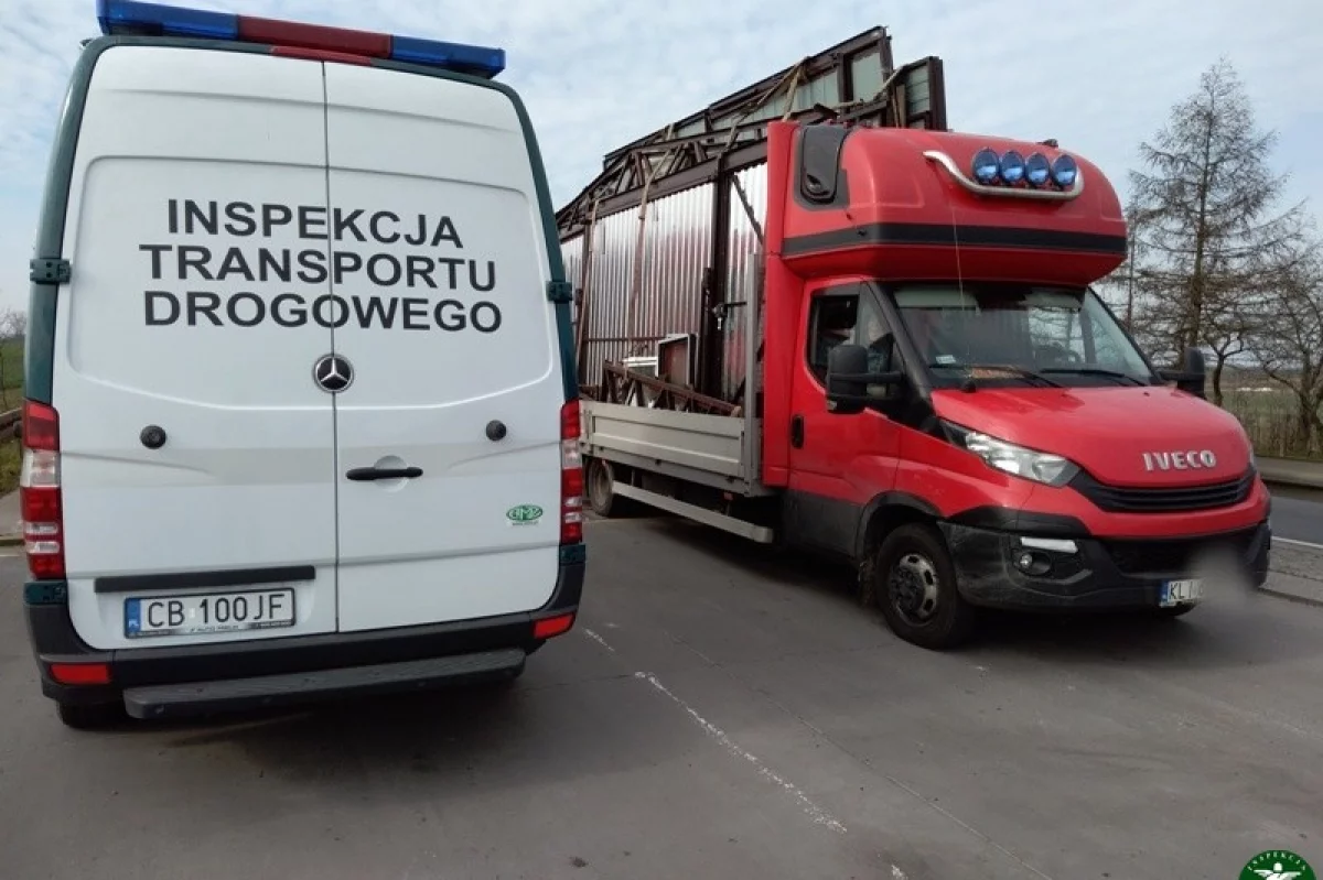 Przez pół Polski busem przeładowanym o... blisko 5 ton