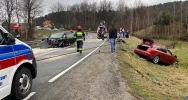 Czołowe zderzenie na łuku drogi - zdjęcie 5