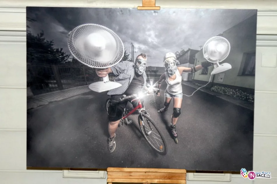 W ratuszu można obejrzeć wystawę „Emitenci pozytywnej energii” - zdjęcie 3