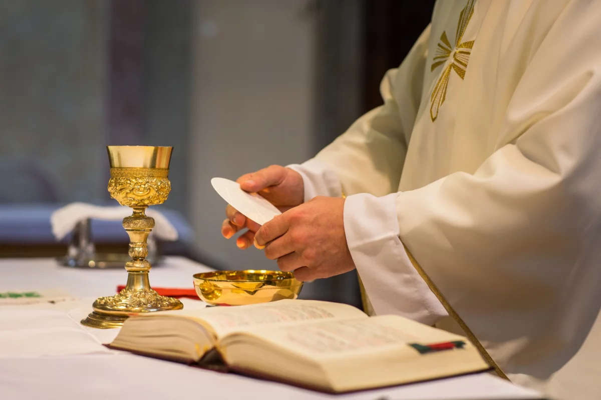 Wskazania dla biskupów odnośnie do sprawowania czynności liturgicznych w najbliższych tygodniach