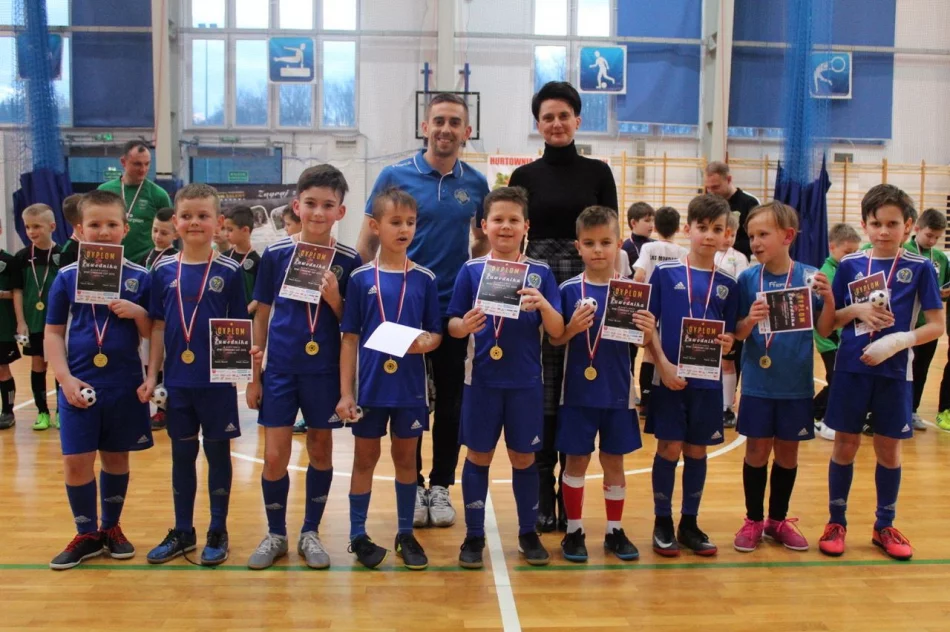 APMT Limanowa Cup 2020: blisko 700 uczestników w piłkarskiej rywalizacji - zdjęcie 2