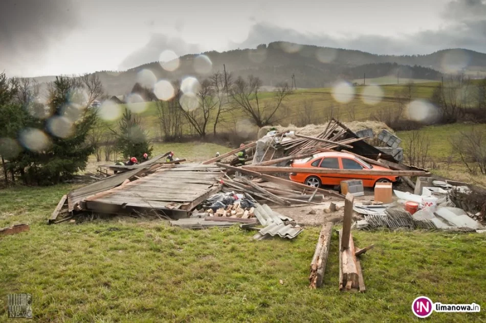 Wiatr zerwał dach, zniszczył budynek i uszkodził samochód - zdjęcie 3