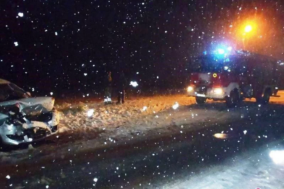 Zderzenie samochodów w Kadczy - zdjęcie 3