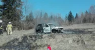 Doszczętnie spłonął samochód terenowy - zdjęcie 3