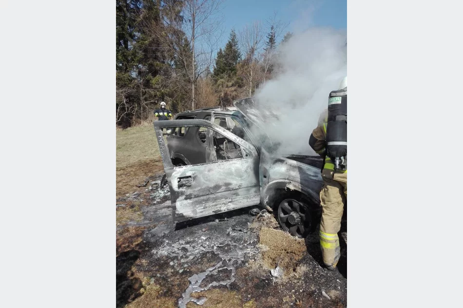 Doszczętnie spłonął samochód terenowy - zdjęcie 9