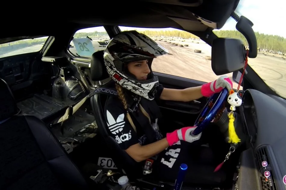 Rzucanie z masy i kopanie w sprzęgło - zdjęcie 2