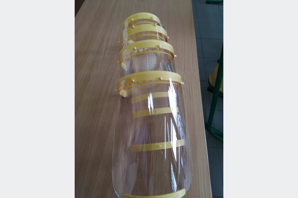 PWSZ pomoże medykom - ruszyła produkcja przyłbic - zdjęcie 3