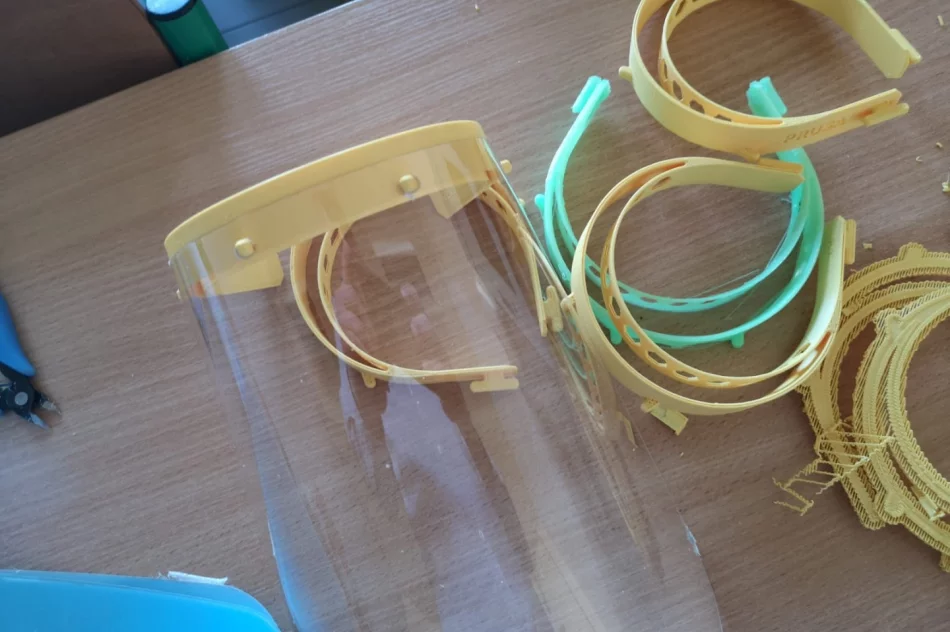 PWSZ pomoże medykom - ruszyła produkcja przyłbic - zdjęcie 5