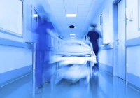 Naukowiec: wariant optymistyczny zakłada, że fala epidemiologiczna powinna zanikać na początku lata - zdjęcie główne