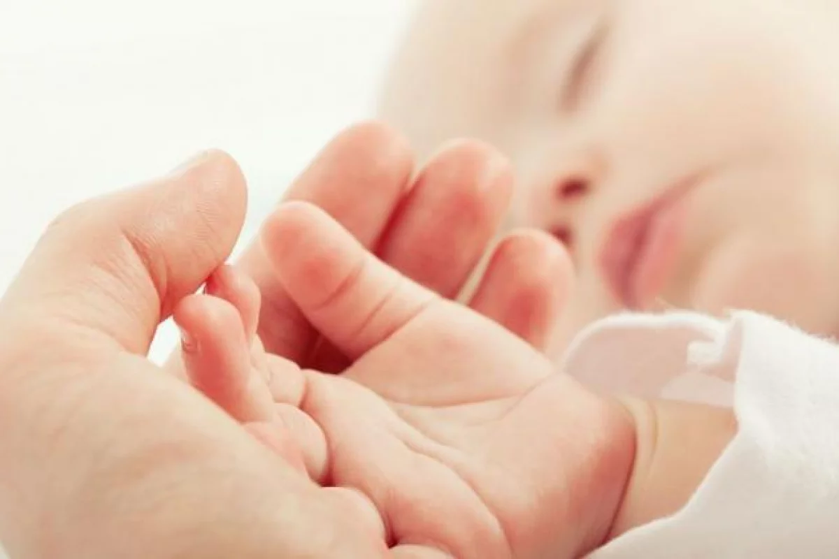 Koronawirus a noworodki: pytań wiele, spokój zalecany