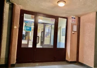 ​Jak w praktyce wygląda „zbiorowa izolacja”? Na 20 osób  4 toalety i 3 prysznice - zdjęcie główne