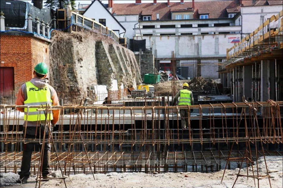 Parking będzie wybudowany wcześniej, niż zakładano - zdjęcie 5