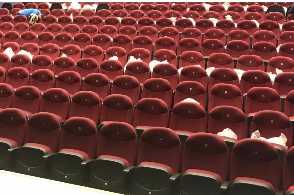 Informacja z realizacji kolejnych prac przy wyposażaniu kina Klaps w Limanowej - zdjęcie 5