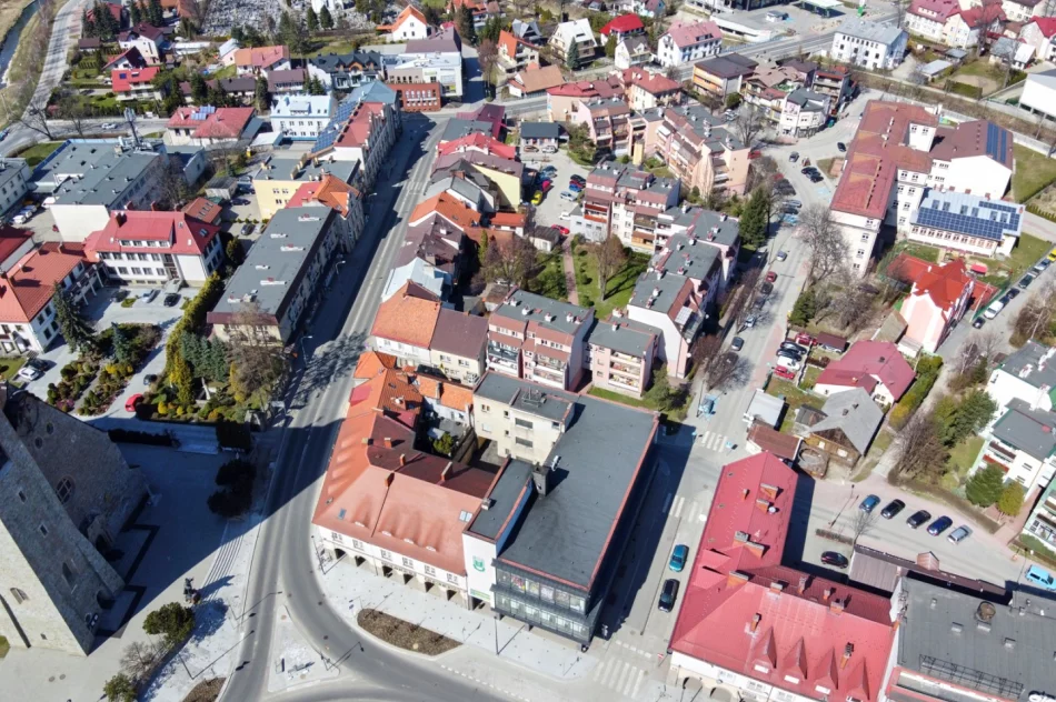 Limanowski Rynek z lotu ptaka w czasach pandemii - zdjęcie 5