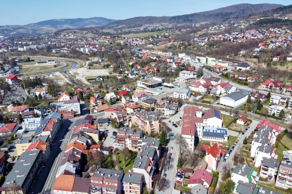 Limanowski Rynek z lotu ptaka w czasach pandemii - zdjęcie 7