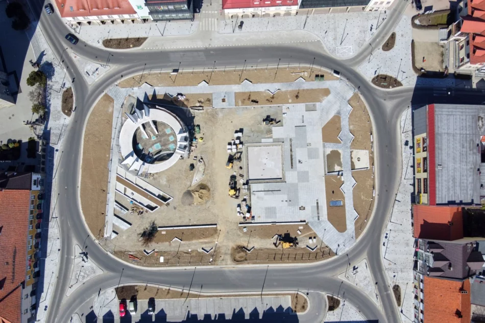 Limanowski Rynek z lotu ptaka w czasach pandemii - zdjęcie 9