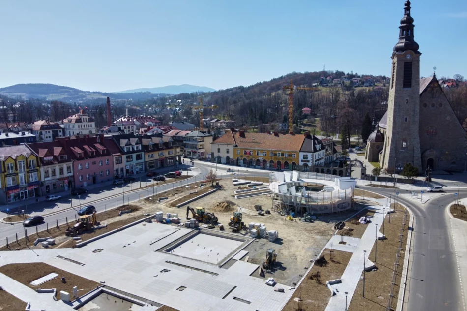 Limanowski Rynek z lotu ptaka w czasach pandemii - zdjęcie 2