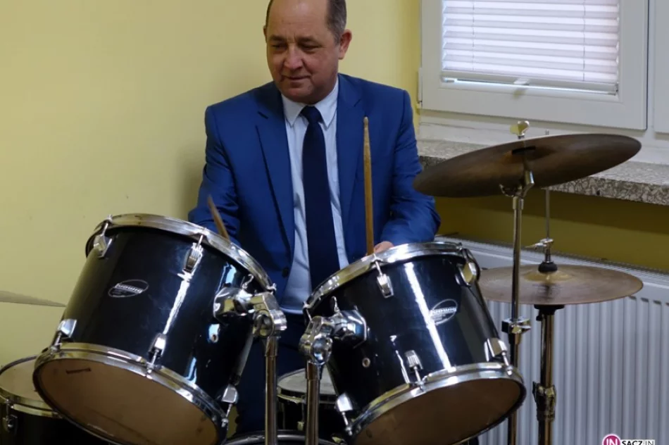 Powiatowy Młodzieżowy Dom Kultury w Starym Sączu w nowej siedzibie - zdjęcie 2