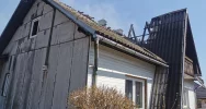 Pożar gasiło 84 strażaków. 3 osoby wymagały pomocy medycznej, zginęły zwierzęta gospodarskie - zdjęcie 4
