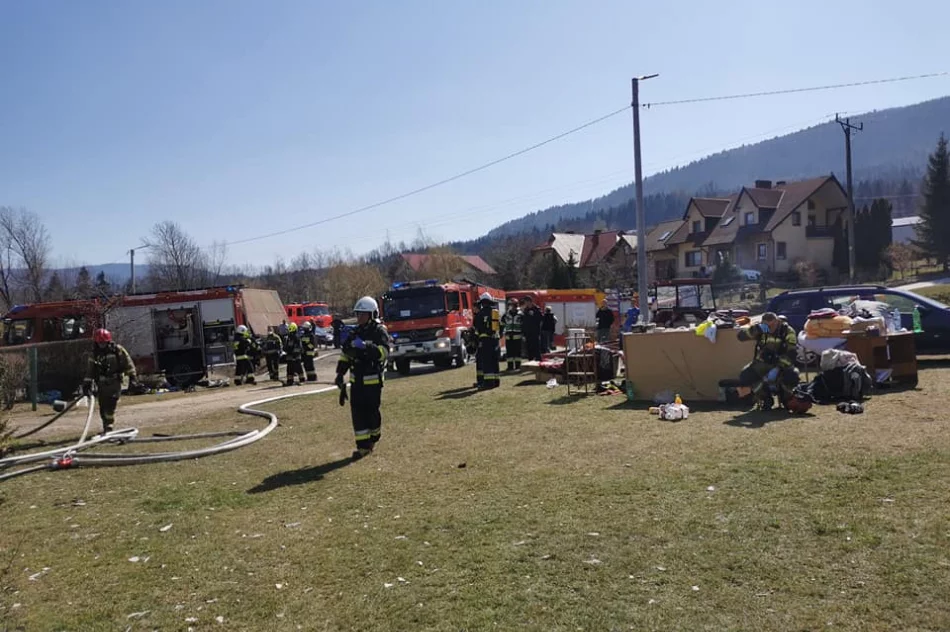 Pożar gasiło 84 strażaków. 3 osoby wymagały pomocy medycznej, zginęły zwierzęta gospodarskie - zdjęcie 5