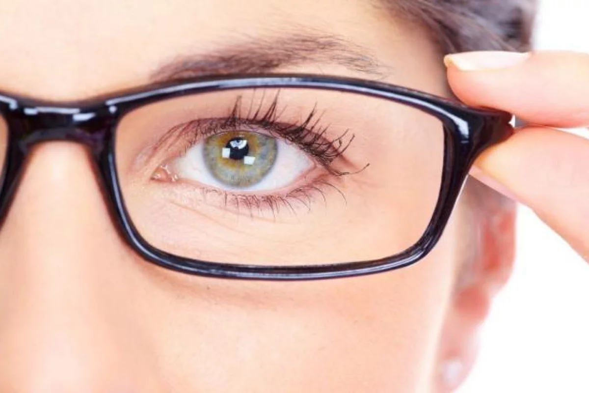 Okulary mogą chronić przed koronawirusem?