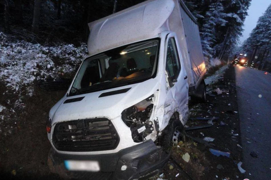 Zderzenie samochodu osobowego i dostawczego - zdjęcie 2