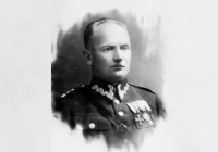 Z Pisarzowej do kariery w wojsku. Ofiara zbiorowej zbrodni - zdjęcie główne