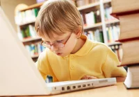 Miasto kupi laptopy do nauki dla uczniów z wielodzietnych rodzin - zdjęcie główne