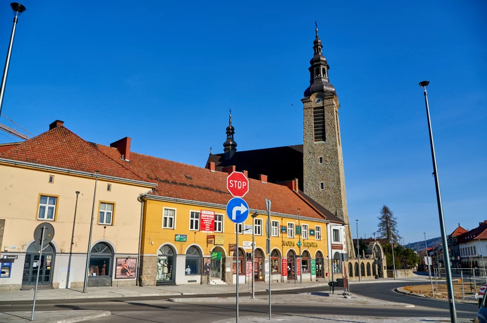 Puste centrum Limanowej - Niedziela Wielkanocna 2020 - zdjęcie 15