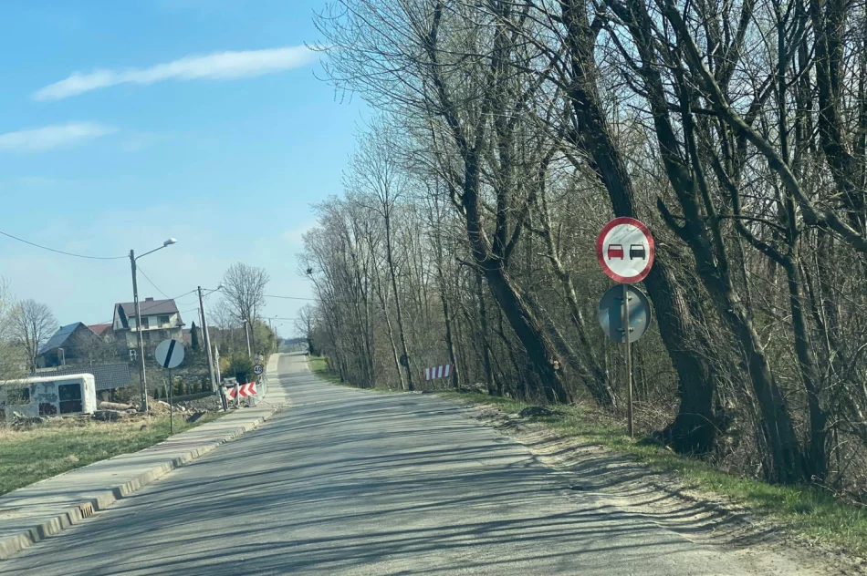 Pozostałości po nocnych "psotach" - część z nich to skrajna nieodpowiedzialność - zdjęcie 5