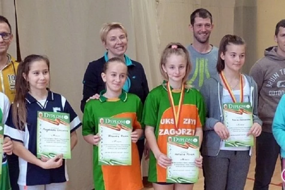 Zuzanna Matusiewicz z Czarnego Potoku Mistrzynią Powiatu w tenisie stołowym - zdjęcie 2