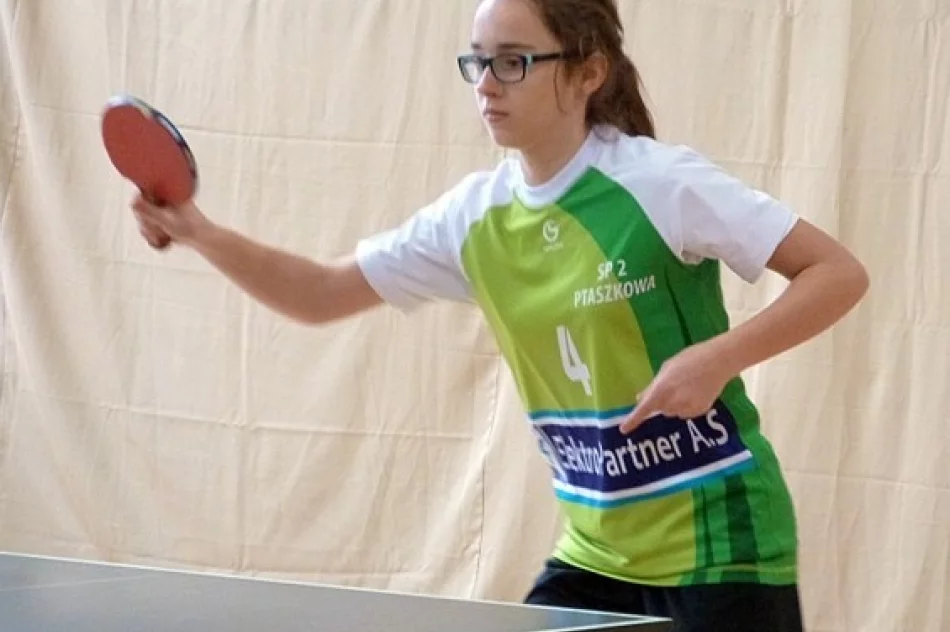Zuzanna Matusiewicz z Czarnego Potoku Mistrzynią Powiatu w tenisie stołowym - zdjęcie 3