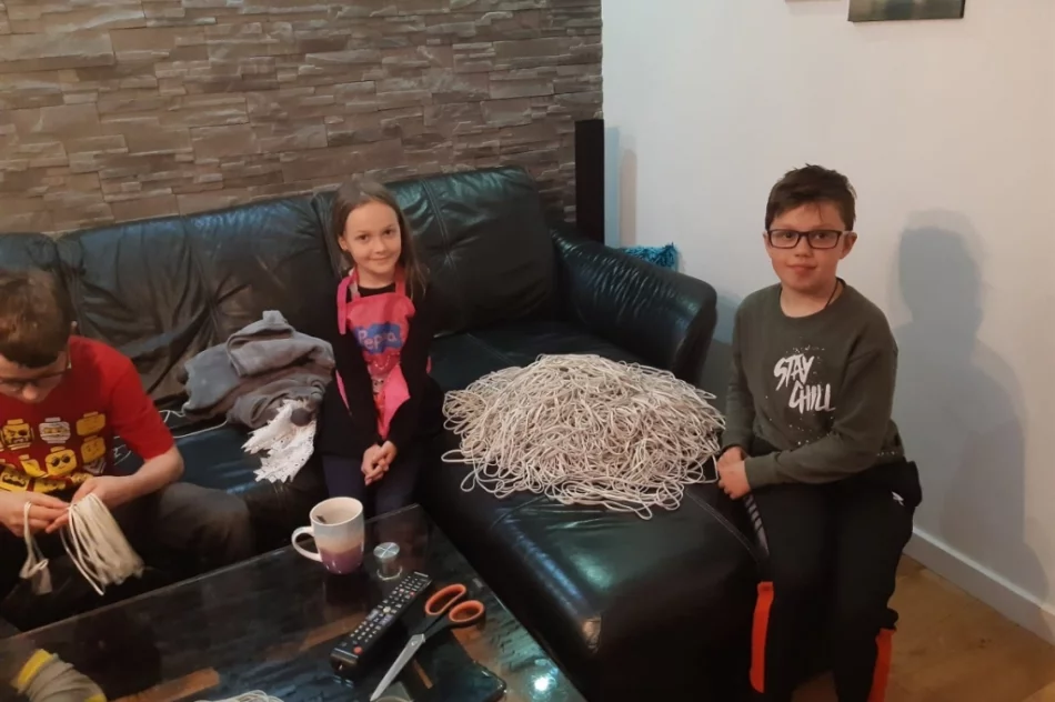 Uszyli już ponad 1200 maseczek i przekazali je mieszkańcom - zdjęcie 3