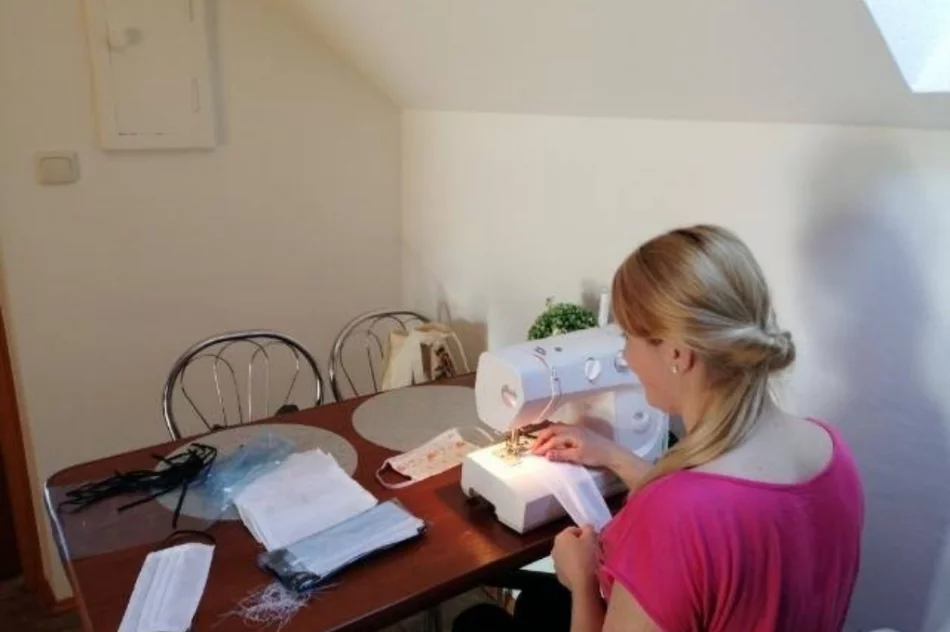 Uszyli już ponad 1200 maseczek i przekazali je mieszkańcom - zdjęcie 9