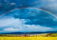 Uwaga, silny wiatr zamieni się w intensywne opady deszczu - zdjęcie główne