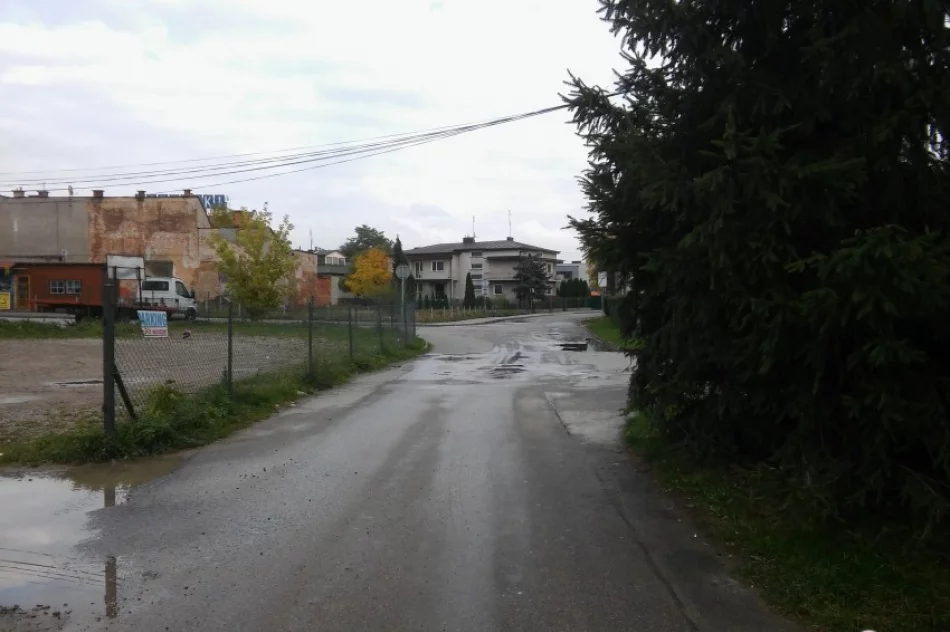 Interwencja DTS: Niebezpieczne rondo pod Galerią Trzy Korony - zdjęcie 3