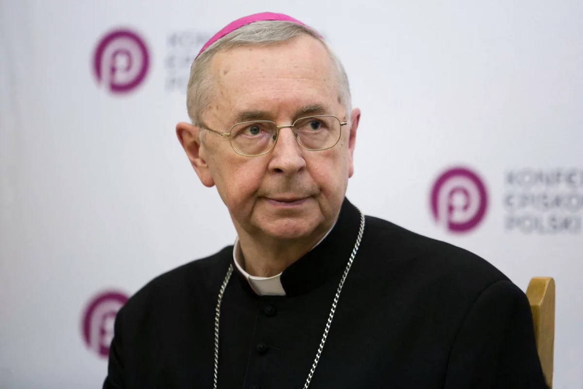 Przewodniczący episkopatu chce zmiany liczby osób w kościele - 1 osoba na 9m2