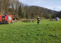 Wypadek podczas prac polowych. 13-latka zabrana śmigłowcem do szpitala - zdjęcie główne