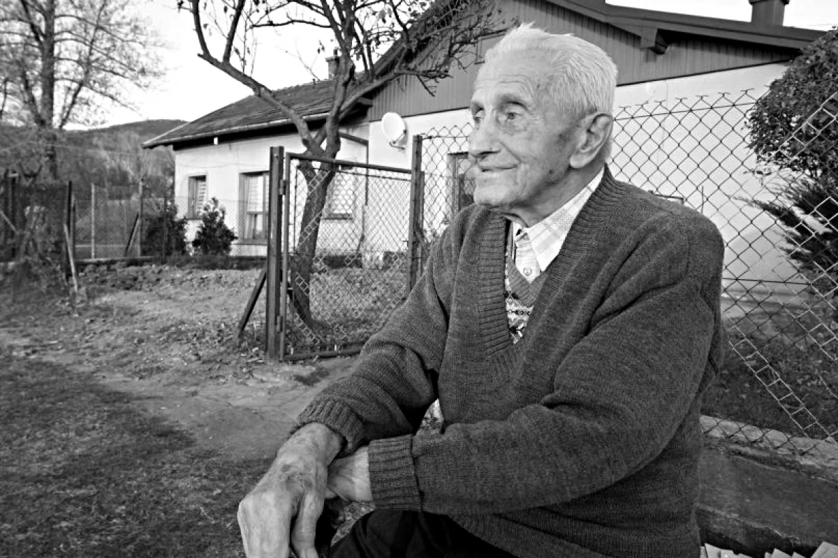Odszedł 101–letni mieszkaniec Męciny - Józef Kubatek