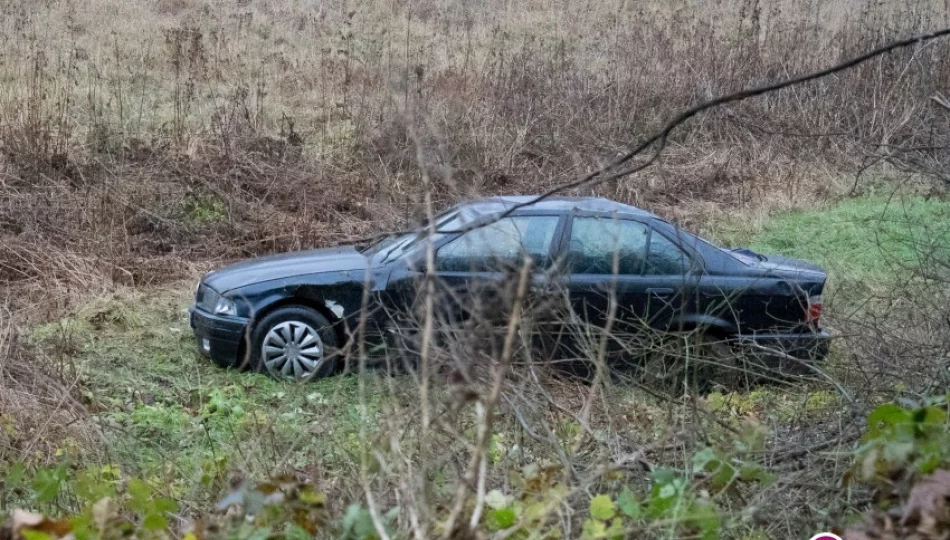 Zderzenie na Starej Wsi i dachowanie na Tarnowskiej - zdjęcie 1